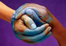 Imagen que representa unas manos entrelazdas simbolizando cooperación.
